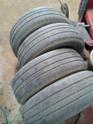 195/65R15  BRIDGESTONE ECOPIA EP200  ปี14 ชุด 4 เส้น  tel. 081-427-3941 ไอดีไลน์  0814273941