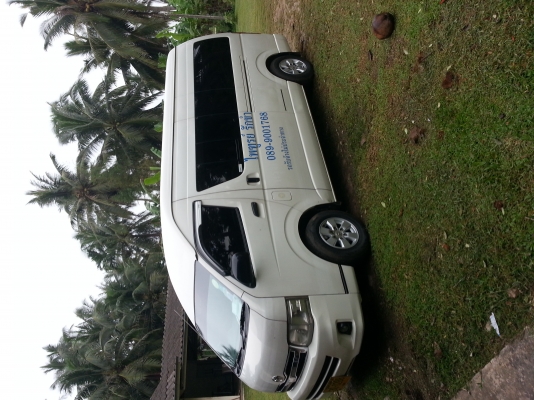 ขายรถตู้โตโยต้าโทร0643130366