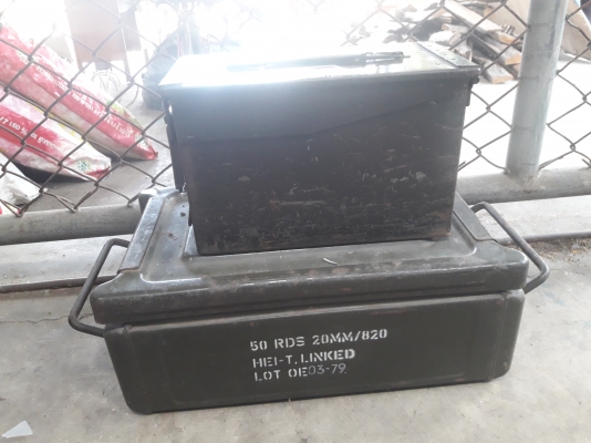 ขายกล่องเหล็กใสเครื่องมือ2ใบ1000ครับ