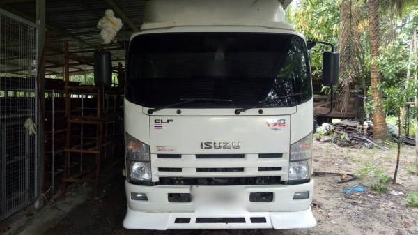 รถอีซูซุ 6 ล้อดั้ม NQR 175 แรงม้า. ปี 54. , ( รถวิ่ง 18x,xxx กม. ) สนใจติดต่อ 081 - 6079515