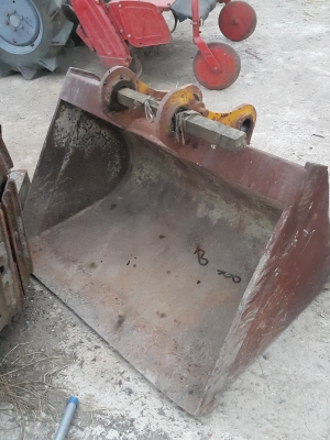 บุ้งกี๋ PC60 ของเก่านอก ใช้ตักหิน ตักทราย ตักเลน ใส่ได้หลายรุ่น