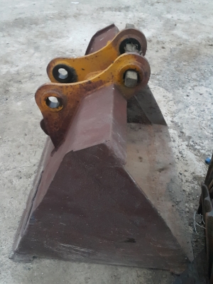 บุ้งกี๋ PC60 ของเก่านอก ใช้ตักหิน ตักทราย ตักเลน ใส่ได้หลายรุ่น