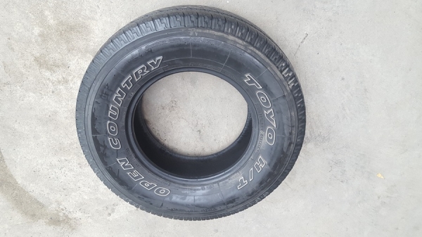 ขายยาง265/70/16 ปี 14 TOYO 2 เส้น ขายยาง265/70/16 ปี 14 TOYO 2 เส้น