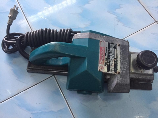 ขายกบไฟฟ้า 3&quot; MAKITA 1100 มือสองครับ