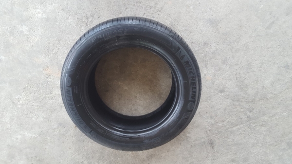 ขายยาง195/65/15 ปี 15 MICHERLIN 3ST  4 เส้น