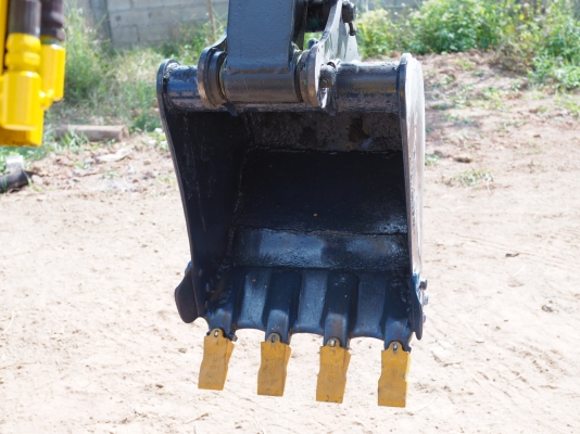 330,000บาท เก่านอกKOMATSU PC30FR-1 ยังไม่เคยใช้งานในไทย มีไลน์เจาะ ปั้มนิ้ว