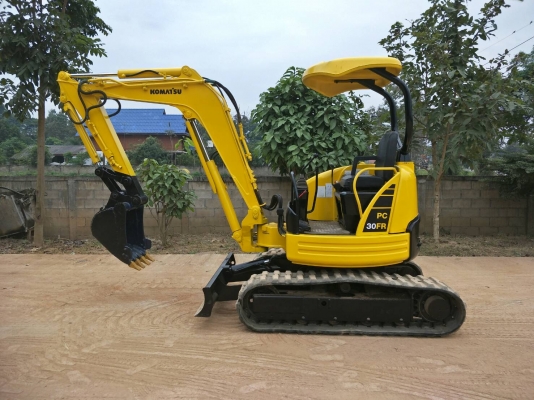 330,000บาท เก่านอกKOMATSU PC30FR-1 ยังไม่เคยใช้งานในไทย มีไลน์เจาะ ปั้มนิ้ว