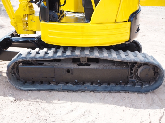 330,000บาท เก่านอกKOMATSU PC30FR-1 ยังไม่เคยใช้งานในไทย มีไลน์เจาะ ปั้มนิ้ว