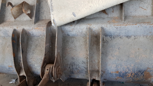 รถตักยี่ห้อโคมัสสุรุ่น 520 แบบ 2 เพลา ต่อบุ๋นกี่เรียบร้อยแล้ว ใช้งานได้ปกติ