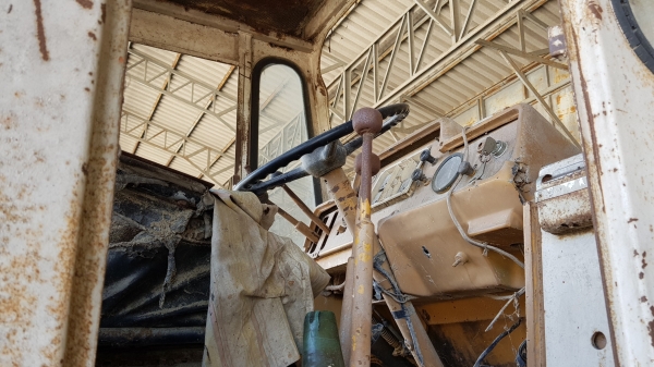 รถตักยี่ห้อโคมัสสุรุ่น 520 แบบ 2 เพลา ต่อบุ๋นกี่เรียบร้อยแล้ว ใช้งานได้ปกติ