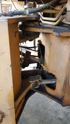 รถตักยี่ห้อโคมัสสุรุ่น 520 แบบ 2 เพลา ต่อบุ๋นกี่เรียบร้อยแล้ว ใช้งานได้ปกติ