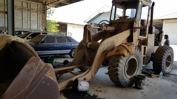 รถตักยี่ห้อโคมัสสุรุ่น 520 แบบ 2 เพลา ต่อบุ๋นกี่เรียบร้อยแล้ว ใช้งานได้ปกติ