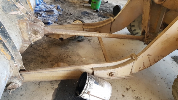 รถตักยี่ห้อโคมัสสุรุ่น 520 แบบ 2 เพลา ต่อบุ๋นกี่เรียบร้อยแล้ว ใช้งานได้ปกติ