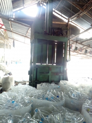 ขายเครื่องอัดพลาสติกขวดเพชร