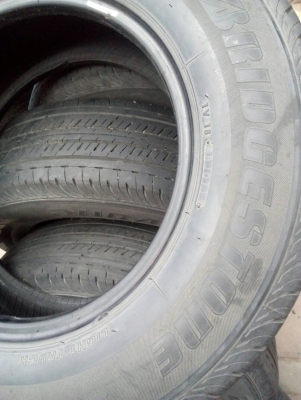 215/70R15 BRIDGESTONE DURAVIS R611 สวยๆ ดอกหนาๆ ชุด 4 เส้น โทร.081-427-3941ไอดีไลน์ 0814273941