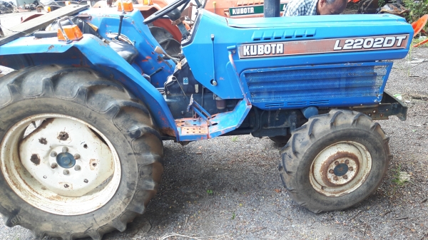 คู่โบต้า  L2202DT 4&times;4 สวยพร้อใช้ ระบบสมบูน