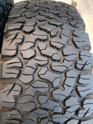 ขายยาง BF All KO2 265/75/16 พร้อมล้อแท้ AMERICAN RACING atx