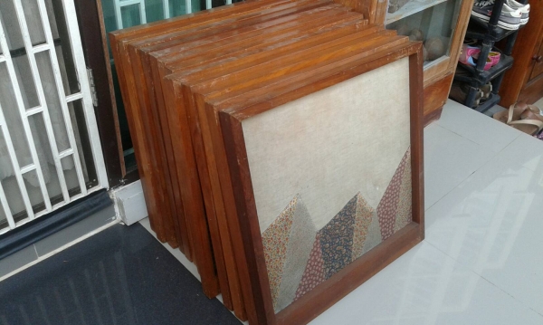 กรอบรูปไม้สักผ้่าปัก กรอบรูปไม้สักผ้่าปัก