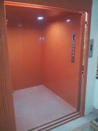 ลิฟท์ผู้พิการหรือผู้สูงอายุ