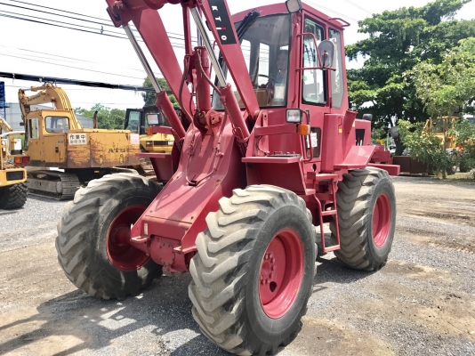 ขายรถตักล้อยาง CATERPILLAR 910F ขั่วโมงน้อย นำเข้าจากญี่ปุ่นพร้อมใช้ครับ สนใจติดต่อ 063-9316985 ID LINE : 0639316985