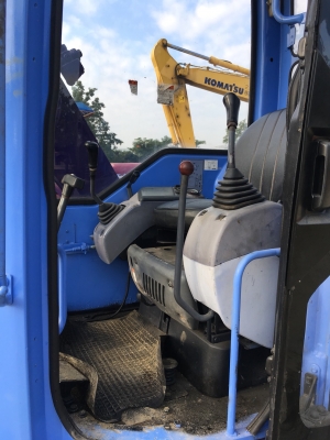 KOMATSU รุ่น: PC75UU-2E KOMATSU รุ่น: PC75UU-2E