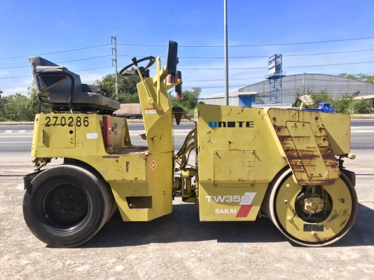 รถบดสั่นสะเทือน SAKAI TW350 เครื่อง ISUZU FROM JAPAN สนใจติดต่อ 063-9316985 ID LINE : 0639316985 ครับ