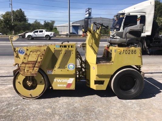 รถบดสั่นสะเทือน SAKAI TW350 เครื่อง ISUZU FROM JAPAN สนใจติดต่อ 063-9316985 ID LINE : 0639316985 ครับ