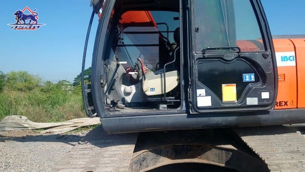 ขายรถแบ็คโฮ HITACHI ZX200-5G ใช้งาน ใช้งาน 6,516 ชั่วโมง สวย แน่น แห้ง ราคาไม่แรง