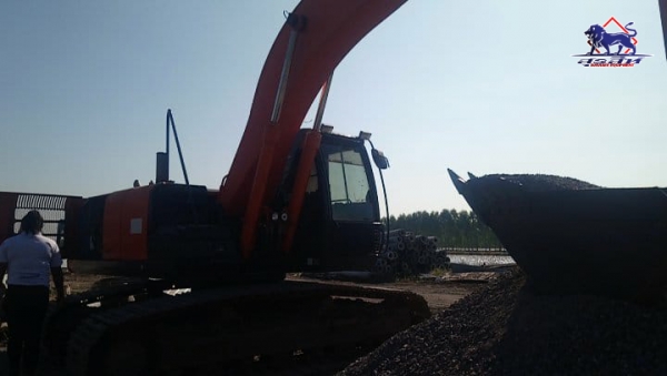 ขายรถแบ็คโฮ HITACHI ZX200-5G ใช้งาน ใช้งาน 6,516 ชั่วโมง สวย แน่น แห้ง ราคาไม่แรง