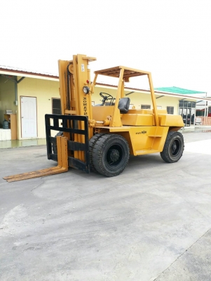 ขายรถยกโฟร์คลิฟท์ดีเซล 7 ตัน เสาสูง 3 เมตร คุณภาพดีราคาถูกคุ้ม ขายรถยกโฟร์คลิฟท์ดีเซล 7 ตัน เสาสูง 3 เมตร คุณภาพดีราคาถูกคุ้ม