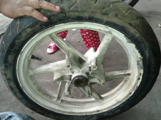 ล้อหน้า Honda NC 400cc