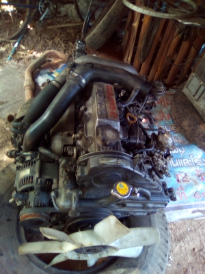 ขายเครื่องยนต์พร้อมเกียร์  Toyota 2C Turbo เครื่องดีเซล 2000 cc.  เครื่องใช้งานได้ดี ไม่มีเอกสารเลขทะเบียน (ขายแล้วครับ)