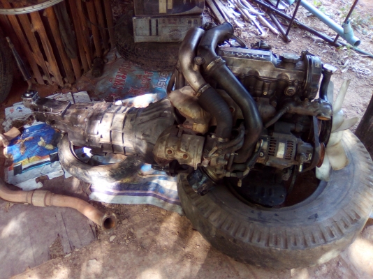 ขายเครื่องยนต์พร้อมเกียร์  Toyota 2C Turbo เครื่องดีเซล 2000 cc.  เครื่องใช้งานได้ดี ไม่มีเอกสารเลขทะเบียน (ขายแล้วครับ)
