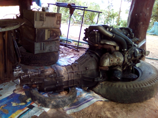 ขายเครื่องยนต์พร้อมเกียร์  Toyota 2C Turbo เครื่องดีเซล 2000 cc.  เครื่องใช้งานได้ดี ไม่มีเอกสารเลขทะเบียน (ขายแล้วครับ)