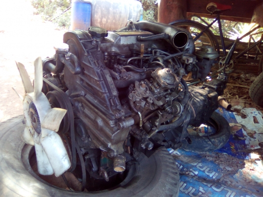 ขายเครื่องยนต์พร้อมเกียร์  Toyota 2C Turbo เครื่องดีเซล 2000 cc.  เครื่องใช้งานได้ดี ไม่มีเอกสารเลขทะเบียน (ขายแล้วครับ)