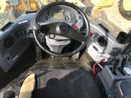 ขายรถตักล้อยาง KOMATSU WA320-6 ปี 2012 รถนอกนำเข้าเองจากญี่ปุ่น สภาพสวยพร้อมใช้งาน มีVDOการทำงานครับ ขายรถตักล้อยาง KOMATSU WA320-6 ปี 2012 รถนอกนำเข้าเองจากญี่ปุ่น สภาพสวยพร้อมใช้งาน มีVDOการทำงานครับ