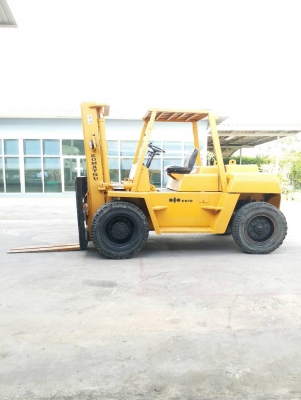 ขายรถยกโฟร์คลิฟท์ดีเซล 7 ตัน เสาสูง 3 เมตร