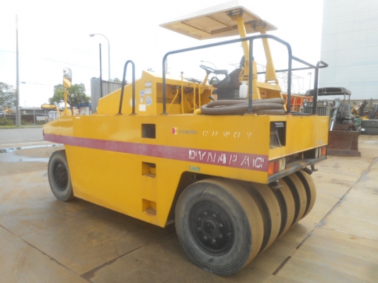 รถบด Dynapac CP202 ปี 2001 แบบ 9 ล้อ เกียร์ธรรมดา นำเข้าจากญี่ปุ่น รถบด Dynapac CP202 ปี 2001 แบบ 9 ล้อ เกียร์ธรรมดา นำเข้าจากญี่ปุ่น