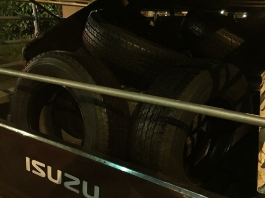 ยาง Bridgestone 245 70 16 ปลายปี16 มี2ชุด ดอกเต็ม ไม่มีปะ เนื้อนิ่มๆ ใช้ยาว ราคาไม่แพง ยาง Bridgestone 245 70 16 ปลายปี16 มี2ชุด ดอกเต็ม ไม่มีปะ เนื้อนิ่มๆ ใช้ยาว ราคาไม่แพง