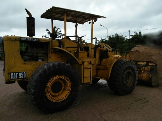 รถตัก CAT 950. สนใจติดต่อ 081 - 6079515