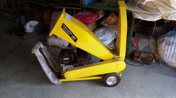 เครื่องย่อยกิ่งไม้ ของใหม่นำเข้า พร้อมเครื่องยนต์พร้อมใช้งาน