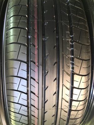 ยางใหม่ป้ายแดง Yokohama 215-55-17 ปลายปี 17 ยางใหม่ป้ายแดง Yokohama 215-55-17 ปลายปี 17