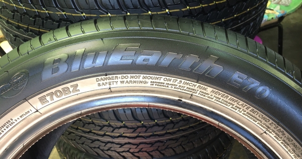 ยางใหม่ป้ายแดง Yokohama 215-55-17 ปลายปี 17 ยางใหม่ป้ายแดง Yokohama 215-55-17 ปลายปี 17