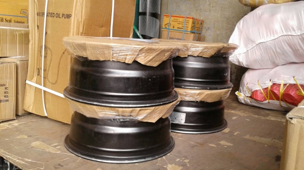 แม็ก15 เลนโซ่ (Lenso)แท้ 4รู100 หรือ 4รู114 วงละ1625