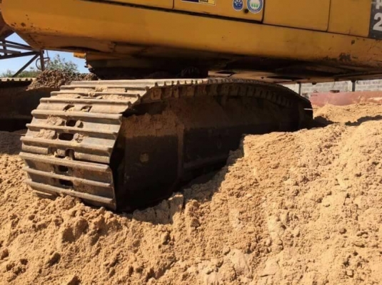 ขายรถแบ็คโฮ KOMATSU PC200-7 สภาพดี พร้อมใช้งาน เอกสารเล่มทะเบียน