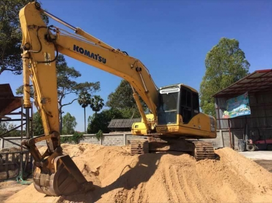 ขายรถแบ็คโฮ KOMATSU PC200-7 สภาพดี พร้อมใช้งาน เอกสารเล่มทะเบียน