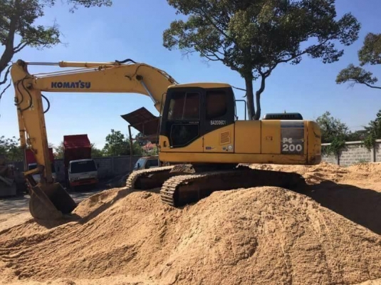 ขายรถแบ็คโฮ KOMATSU PC200-7 สภาพดี พร้อมใช้งาน เอกสารเล่มทะเบียน