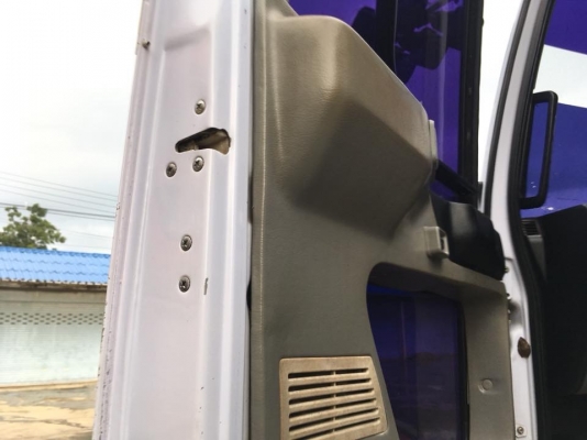 ISUZU 6 ล้อดั้ม FTR 195 hp ปี 44 ช่วงยาว 4.0 m พร้อมใช้งานเอกสารเล่มทะเบียนพร้อม