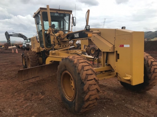 รถเกรด CAT 140K