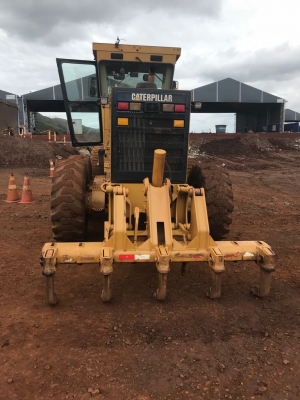 รถเกรด CAT 140K